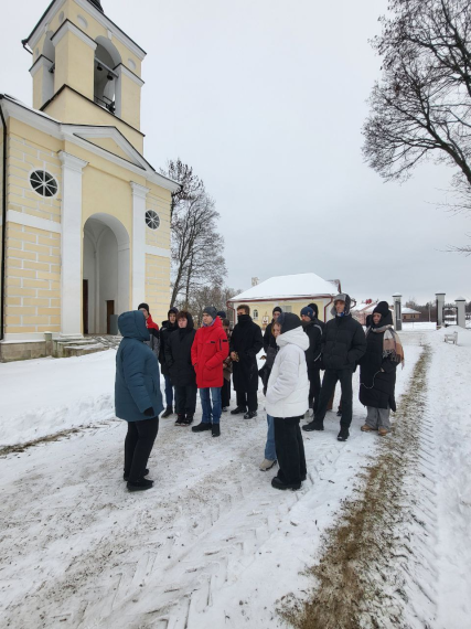 Учащиеся 9Б,Г,Д,З были  на экскурсии в доме - музее И.С.Тургенева  Спасское -Лутовиново.